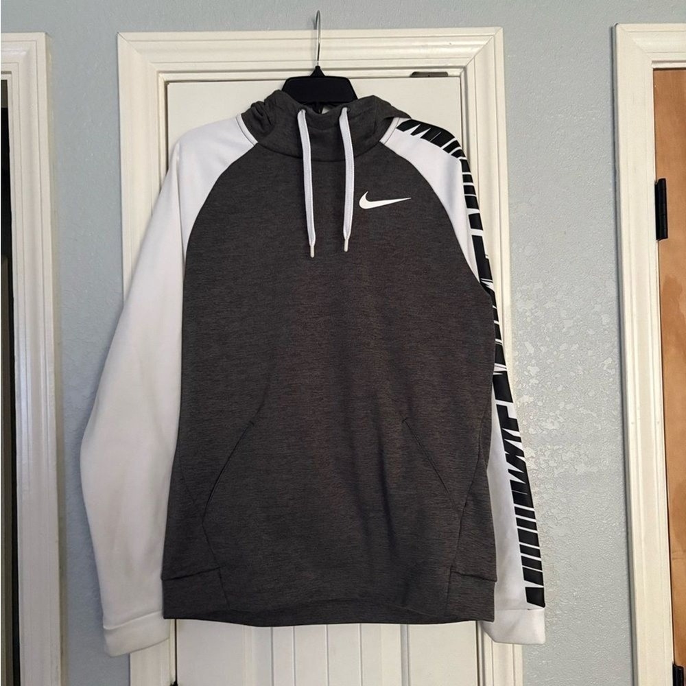 Nike Dri-FIT Hoodie Mens Size M Gray White Colorblock Graphic Sleeve Pullover